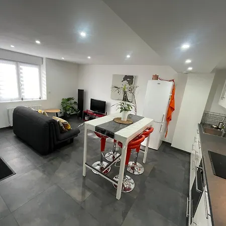 Agreable Et Moderne - Rez De Chaussee - Sur L'eau Lägenhet *