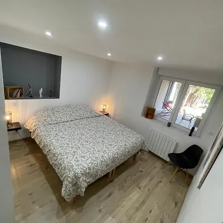 Agreable Et Moderne - Rez De Chaussee - Sur L'eau Lägenhet